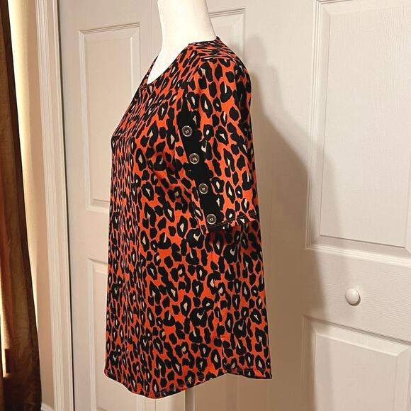 89th + Madison size M burnt leopard print on burnt orange blouse pullover top - Picture 2 of 7
